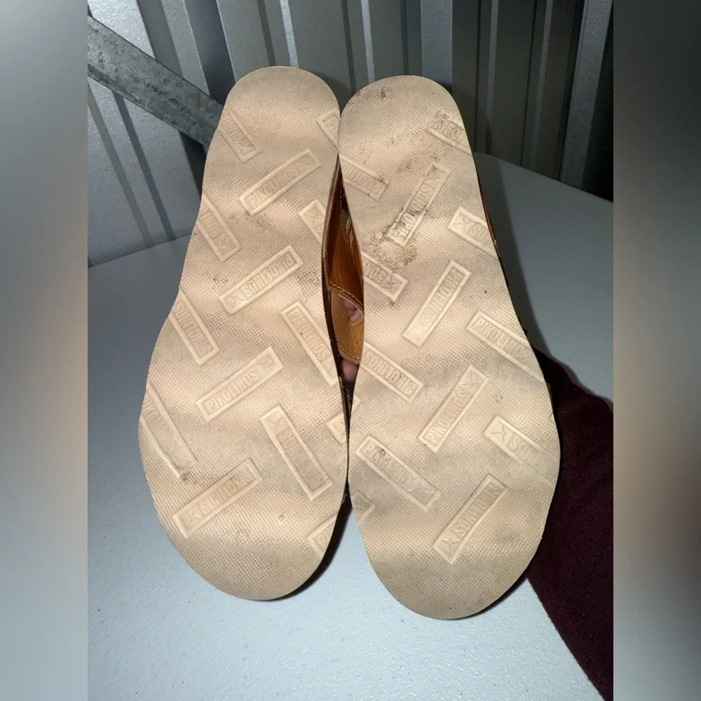 Pikolinos Mahon double strap with back wedge sandals size 7